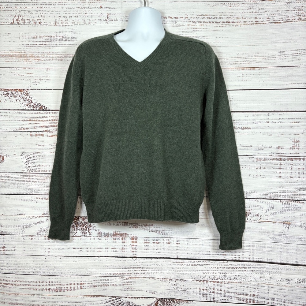 Grant Thomas Green V Neck 100% Wool Long Sleeve Sweater